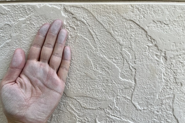 外壁チョーキング