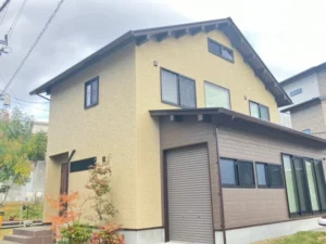 筑紫野市 軒天木部を防カビ防虫効果のある保護塗料で塗装した外壁塗装